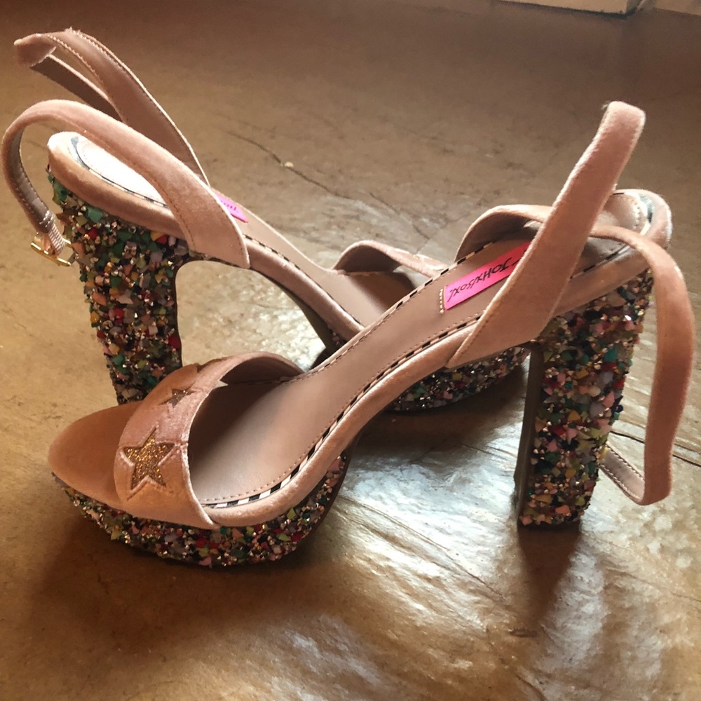 Betsy Johnson dream shoes...size 10.